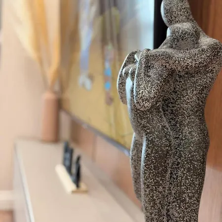 Oen Living تيرانا